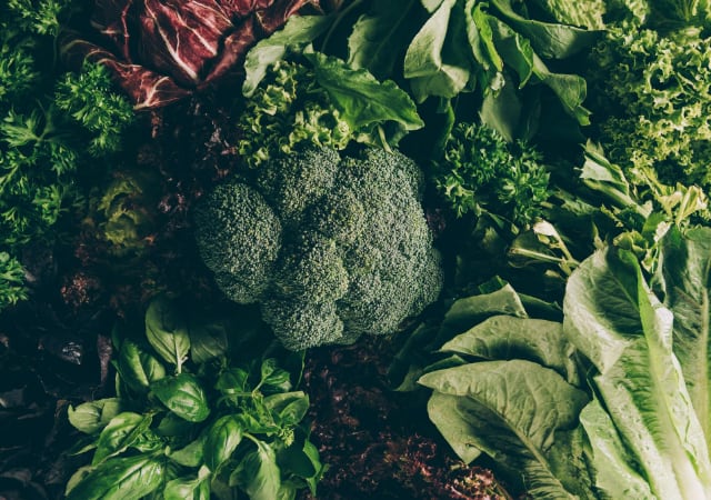 different green and leafy vegetables